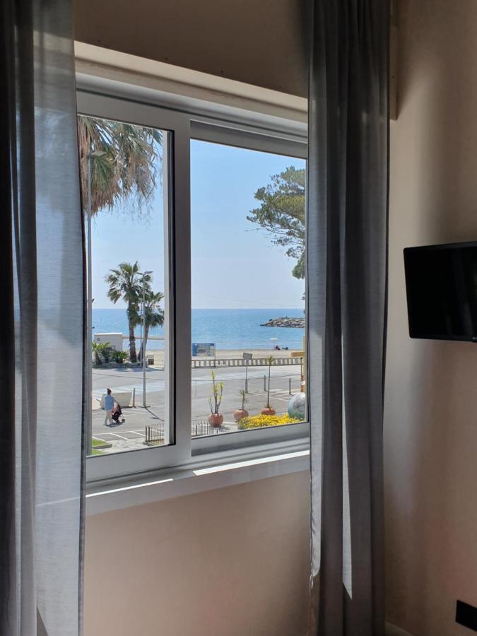 Vela Bianca H & R Hotel Diano Marina Exterior foto
